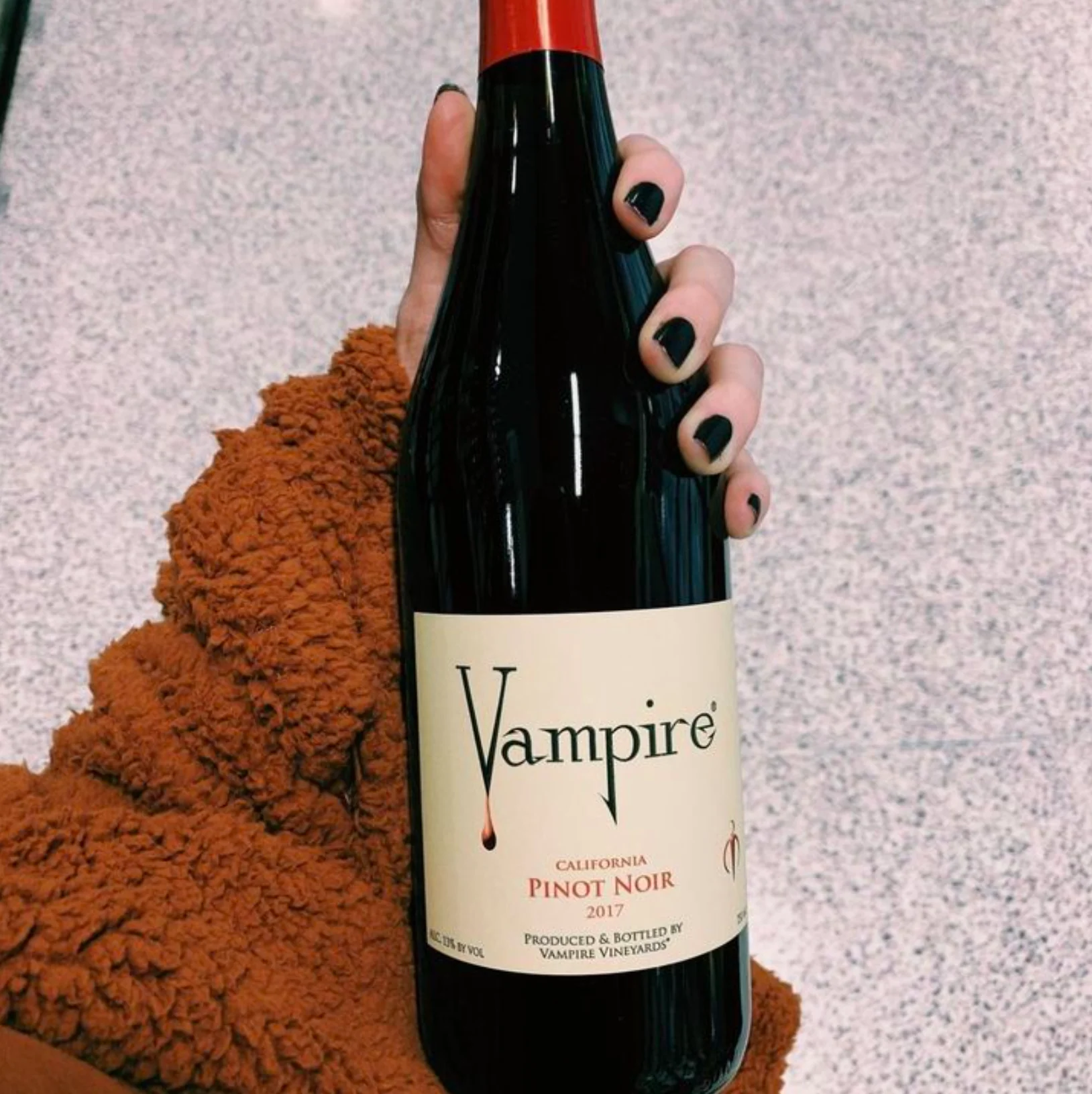 VAMPIRE® CHILLS & THRILLS WINE CLUB - Image 3