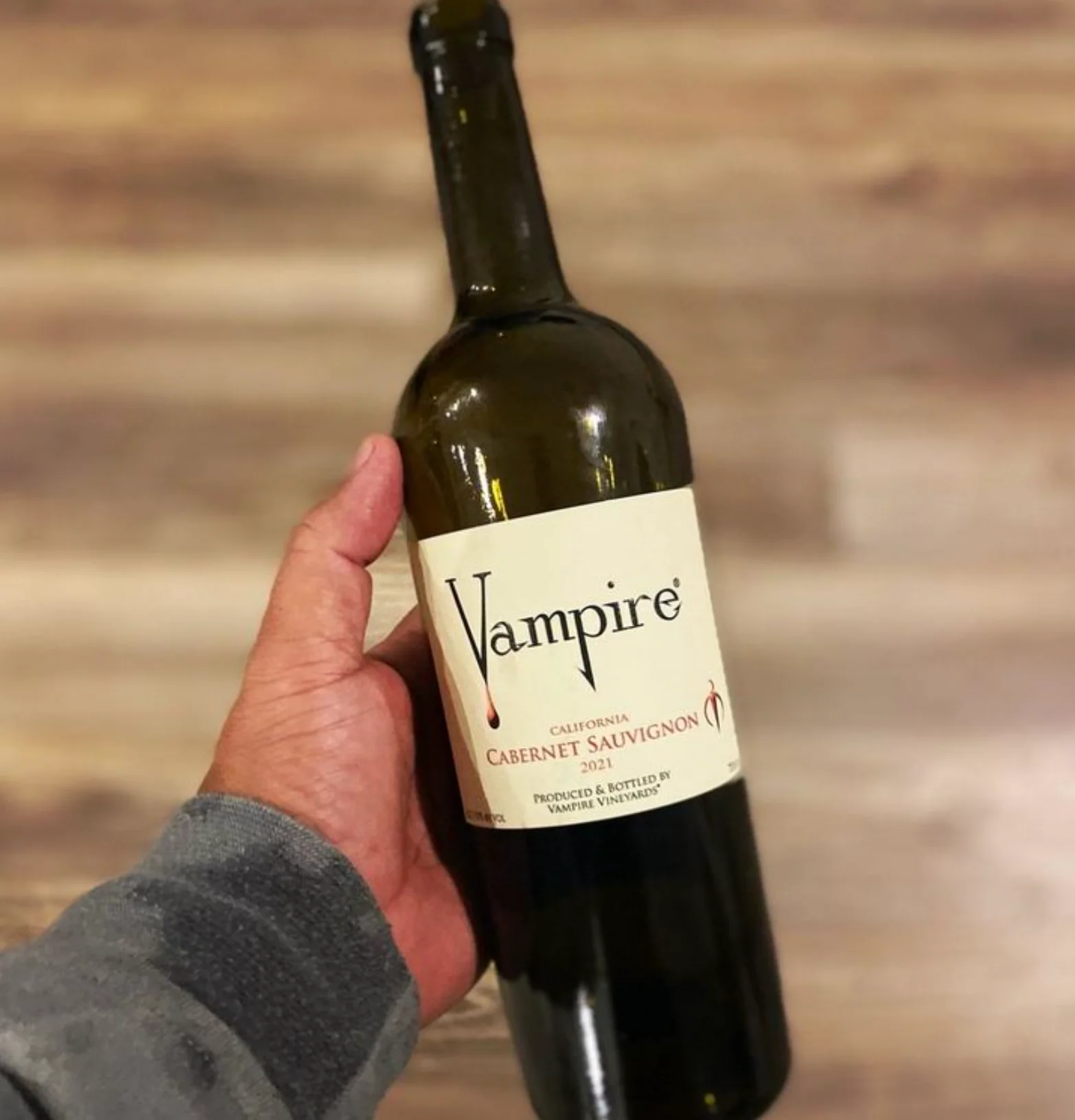 VAMPIRE® CHILLS & THRILLS WINE CLUB - Image 5
